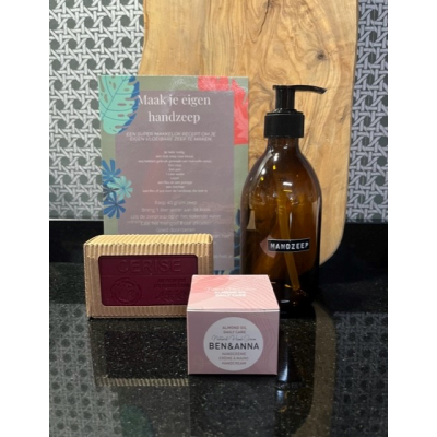 DIY handzeep pakket Cerise met hand créme DIY handzeep pakket Cerise met hand créme
