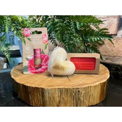 Bruishart, met lippenbalsem en Savon de Marseille "je t'aime"