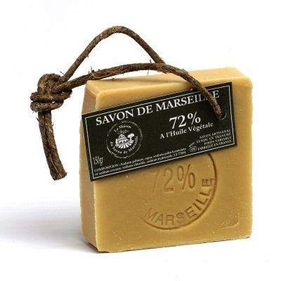 Marseillezeep aan touw (150gr) (72 procent Plantaardige oliën) Marseillezeep aan touw (150gr) (72 procent Plantaardige oliën)