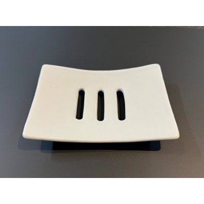 Zeepschaaltje Aperi handgemaakt keramiek wit Zeepschaaltje Aperi handgemaakt keramiek wit